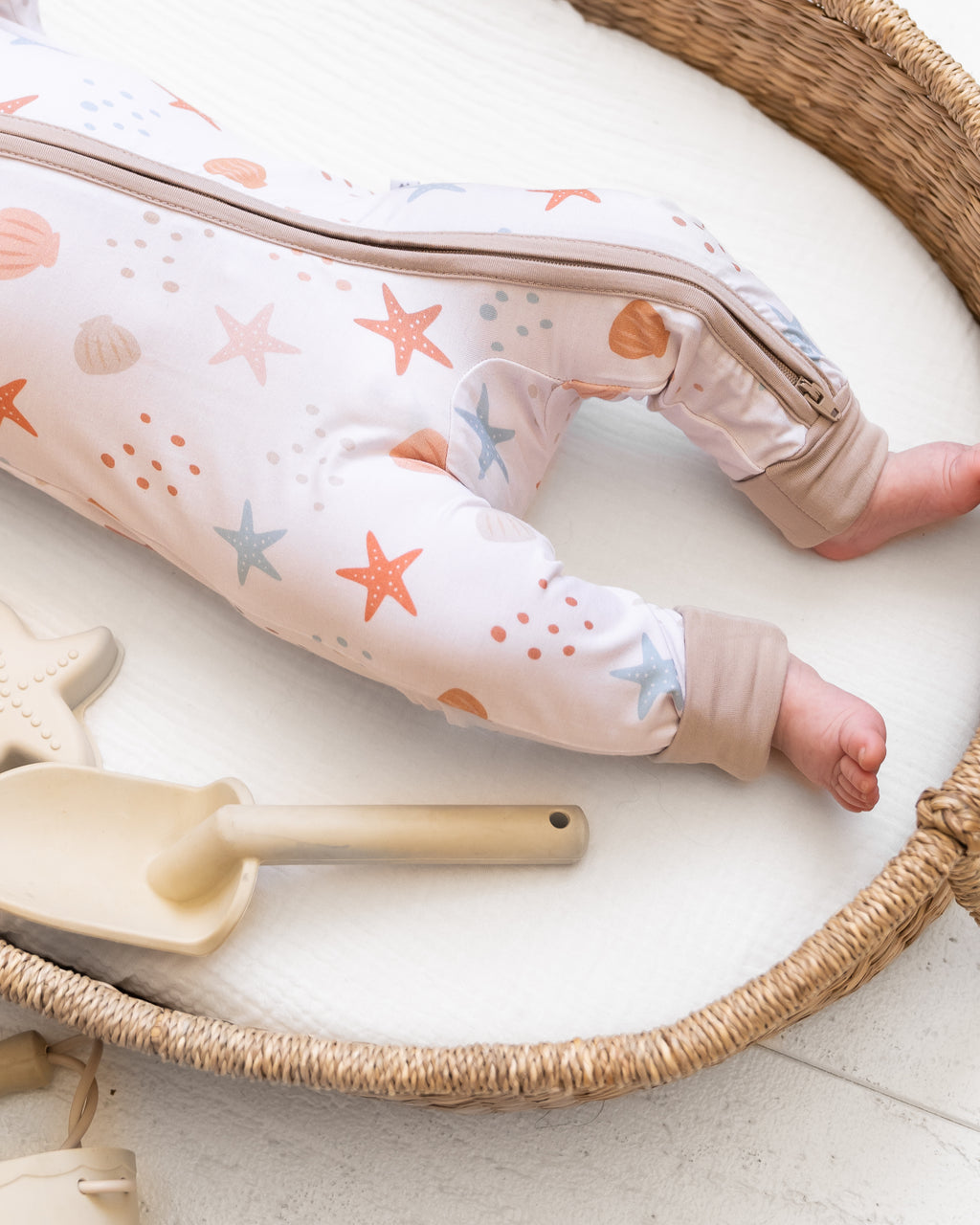 Sandy Toes Zipper Lounger
