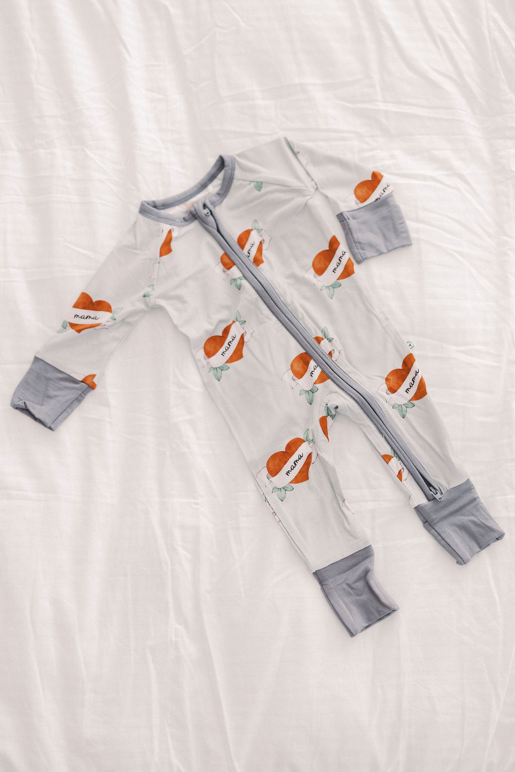 Mama Tattoo Hearts 2.0 Zipper Lounger